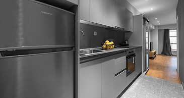 Big Apple, Nilie Hospitality MGMT