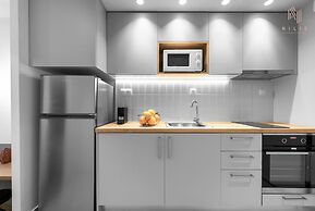 Big Apple, Nilie Hospitality MGMT