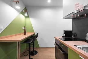 Big Apple, Nilie Hospitality MGMT