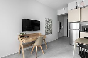 Big Apple, Nilie Hospitality MGMT