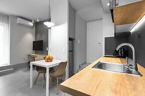 Big Apple, Nilie Hospitality MGMT