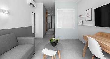 Big Apple, Nilie Hospitality MGMT