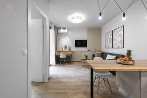 Big Apple, Nilie Hospitality MGMT