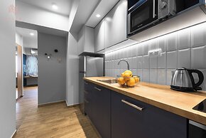 Big Apple, Nilie Hospitality MGMT