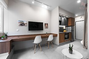 Big Apple, Nilie Hospitality MGMT