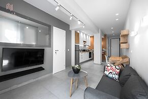 Big Apple, Nilie Hospitality MGMT