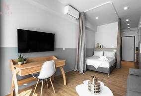 Big Apple, Nilie Hospitality MGMT