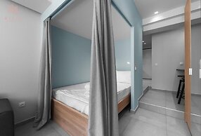 Big Apple, Nilie Hospitality MGMT