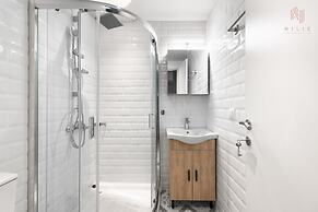 Big Apple 4 Nilie Hospitality MGMT