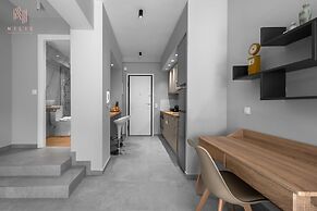 Big Apple 4 Nilie Hospitality MGMT