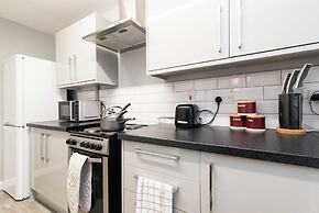 Coventry- Jenner Pet Friendly 2 Bedroom Apartment