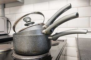 Coventry- Jenner Pet Friendly 2 Bedroom Apartment