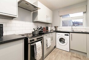 Coventry- Jenner Pet Friendly 2 Bedroom Apartment
