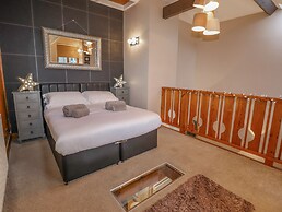 2 The Old Coach House