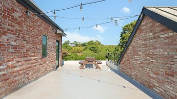 Jeju Brickninemansion