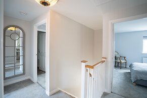 Immaculate 4-bed House 5mins Walk to Village Shop