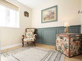 Immaculate 4-bed House 5mins Walk to Village Shop