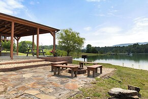 563wonderlnddncb - Wonderland Cove