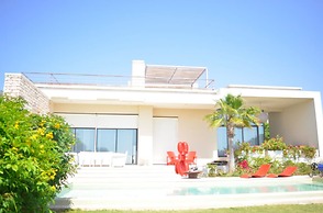 Magnificent 4 Bedroom Villa With Swimming Pool