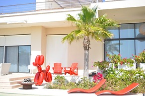 Magnificent 4 Bedroom Villa With Swimming Pool