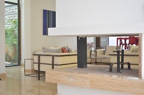 Magnificent 4 Bedroom Villa With Swimming Pool