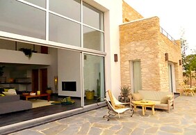 Splendid Villa With sea View