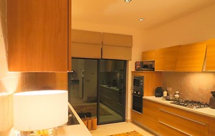 13 Bedroom Villa With Heated Pool, Golf Course, Seaside