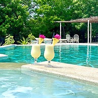 Rock and Sea Bubble Lodges