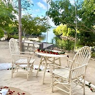 Rock and Sea Bubble Lodges