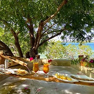 Rock And Sea Resort,baobab Suite