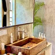 Rock And Sea Resort,baobab Suite