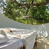 Rock And Sea Resort,baobab Suite