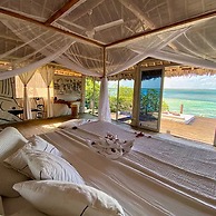 Rock And Sea Resort,baobab Suite