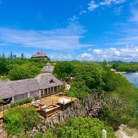 Rock And Sea Resort,baobab Suite
