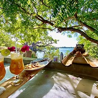 Rock And Sea Resort,baobab Suite
