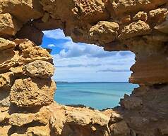 Apartment in Villa a Stone's Throw From the sea Up