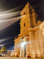 Apartment in Villa a Stone's Throw From the sea Up