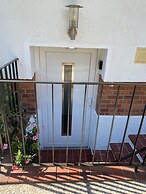 Cozy Furnished Basement Apartment