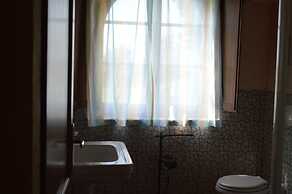 Cottage With Private Swimming Pool