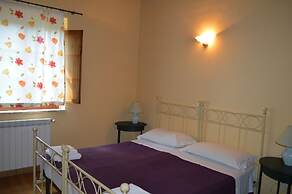 Cottage With Private Swimming Pool