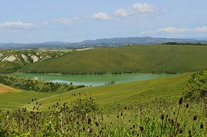 Cottage With Private Swimming Pool
