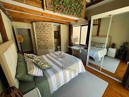 Room in House - Living In Mountain Views Camps Bay