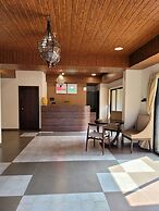 Mastiff Grand La Villae Resort