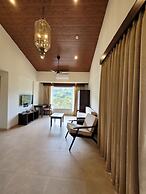 Mastiff Grand La Villae Resort