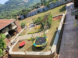 Mastiff Grand La Villae Resort