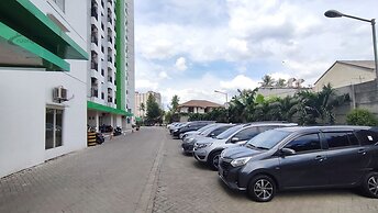 Ruang Nyaman at Apartment GreenLake View