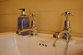 Courtyard Cottages Lymington