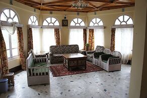 Pemaling Lords Inn Dirang