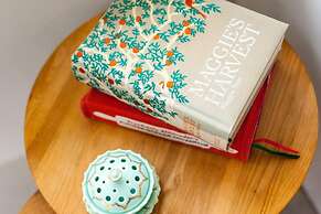 Designer Pad With a View