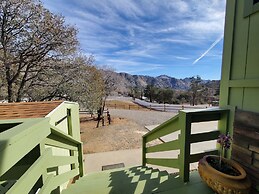 Kern River Retreat - Walk To River & Downtown! 3 Bedroom Retreat by Re